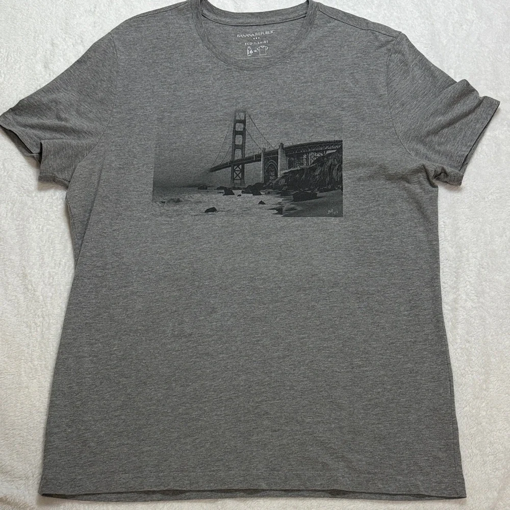 🌉Banana Republic Bridge Graphic Tee